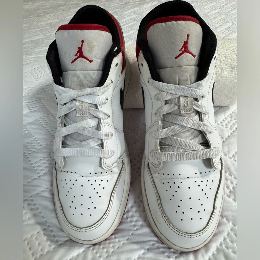 Nike Air Jordan 1 Low GS White Red Black Sneakers Big Boy Youth 7Y Woman 8.5 - Picture 8 of 15